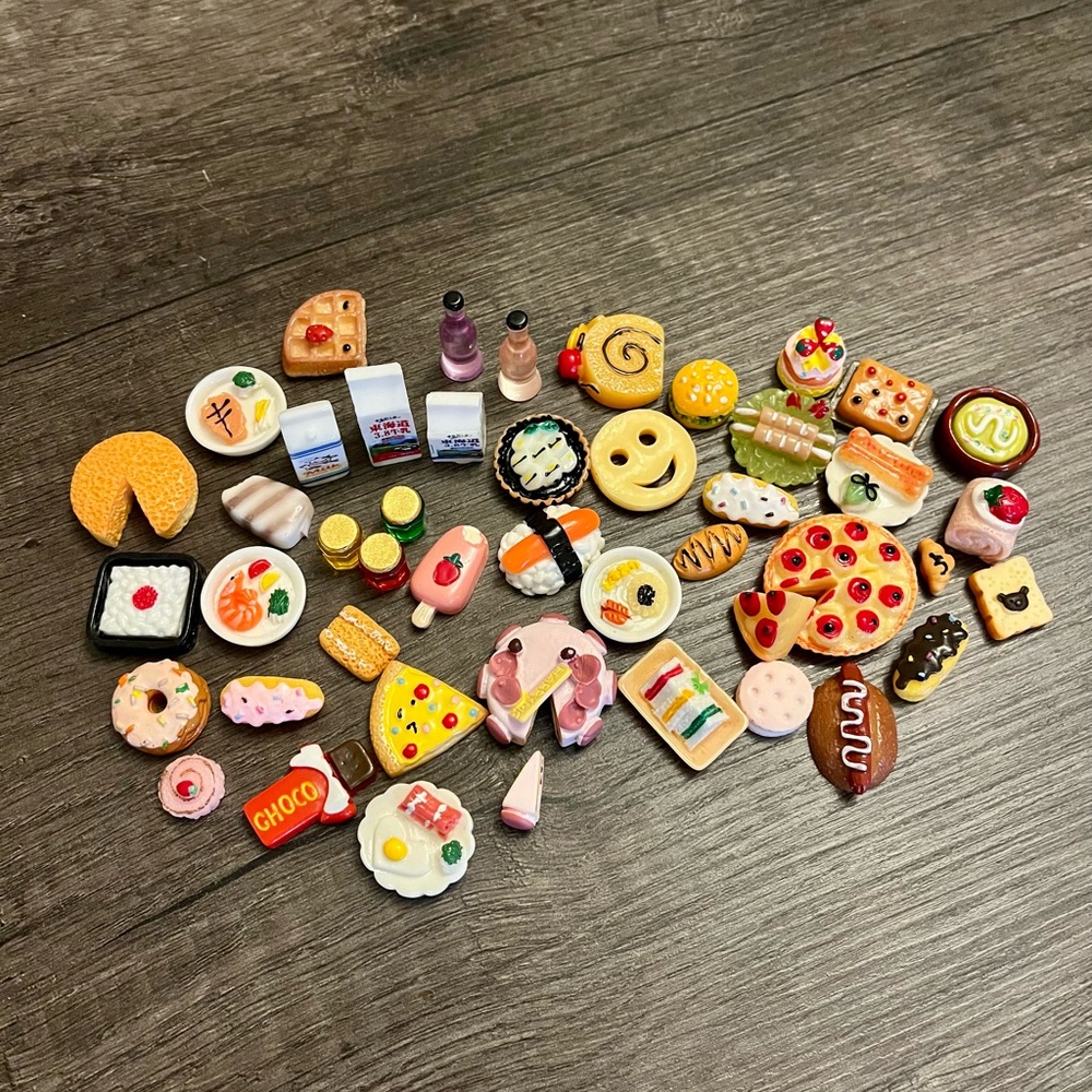 🍰 Miniature Dollhouse Food Lot – 44 Pieces